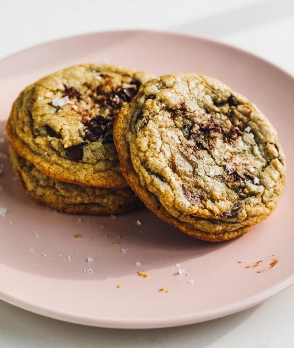 gluten-free chocolate chip cookies on pink plate