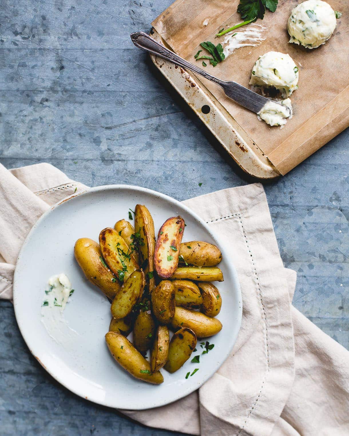 Crispy Garlic Butter Fingerling Potatoes {gluten-free}