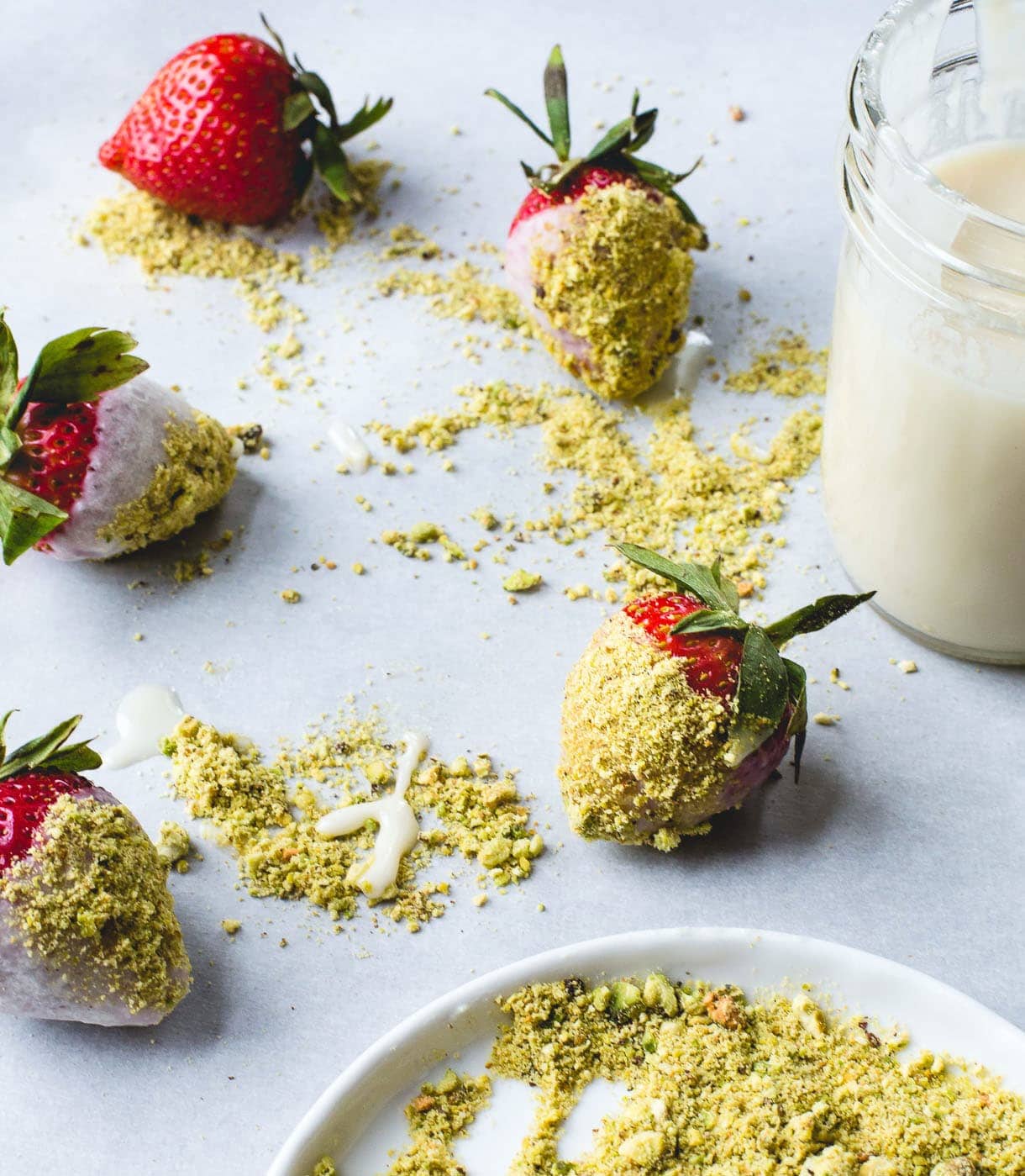 3 Ingredient Strawberries Dipped in #CoconutButter Recipe