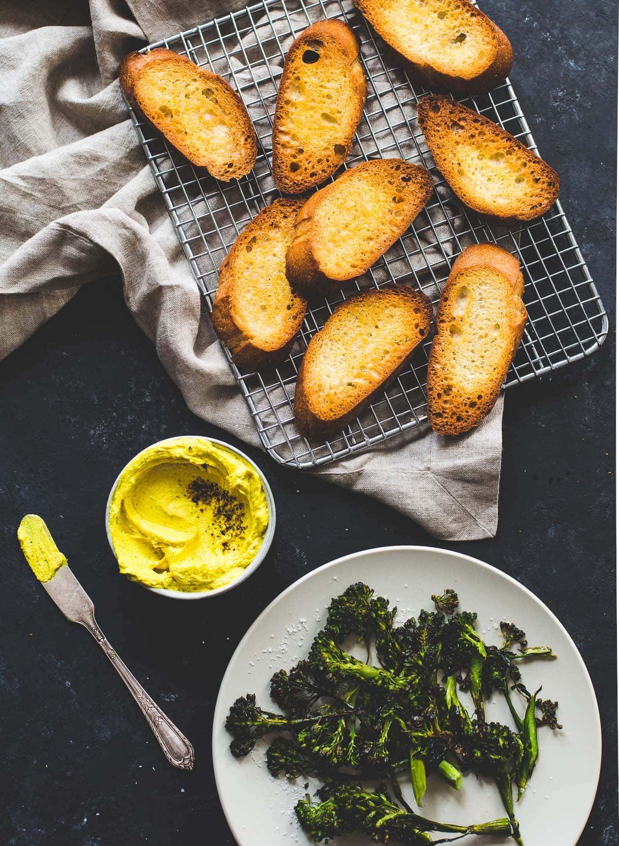broccoli-turmeric-crostini-3