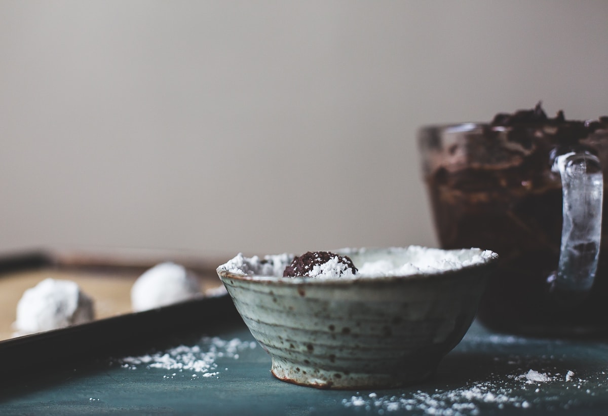 Fudgy Peppermint Chocolate Crinkle Cookies -- the browniest, holiday cookie
