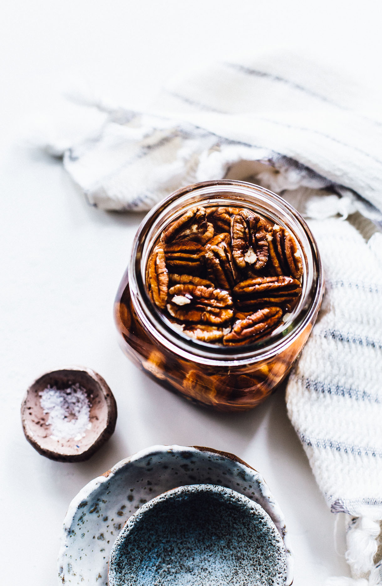 Homemade Almond Pecan Milk recipe : dairy-free milk, plant milk