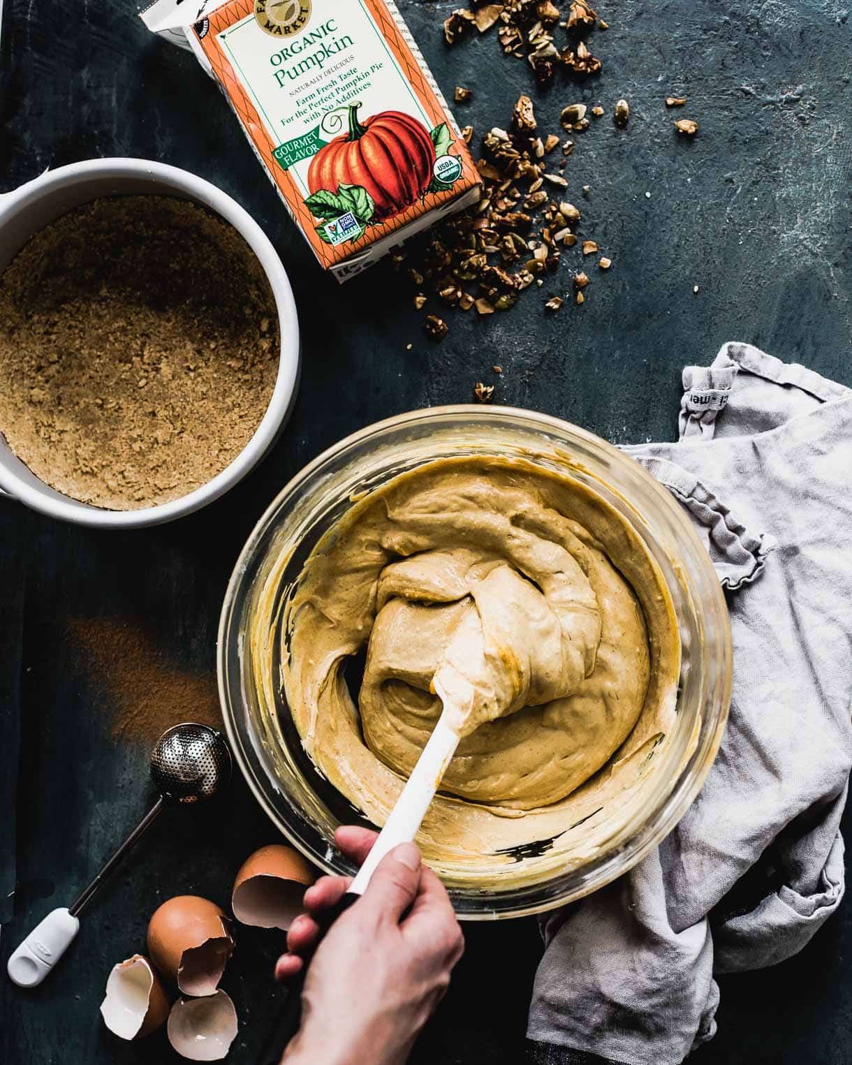 making pumpkin cheesecake